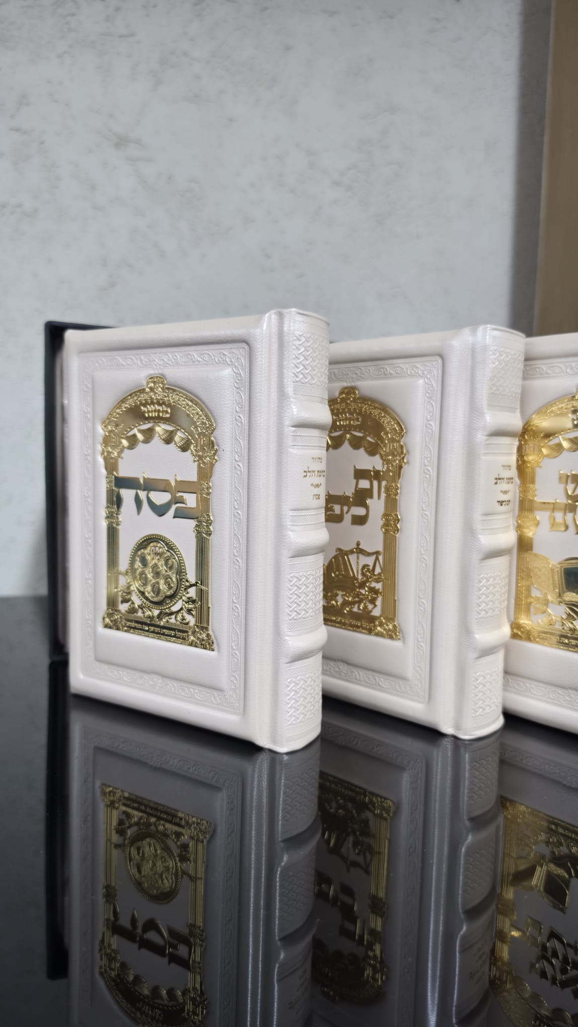 סט מחזורים 100% עור אמיתי גוון אופ וויט ופלקטה ציפוי זהב טהור