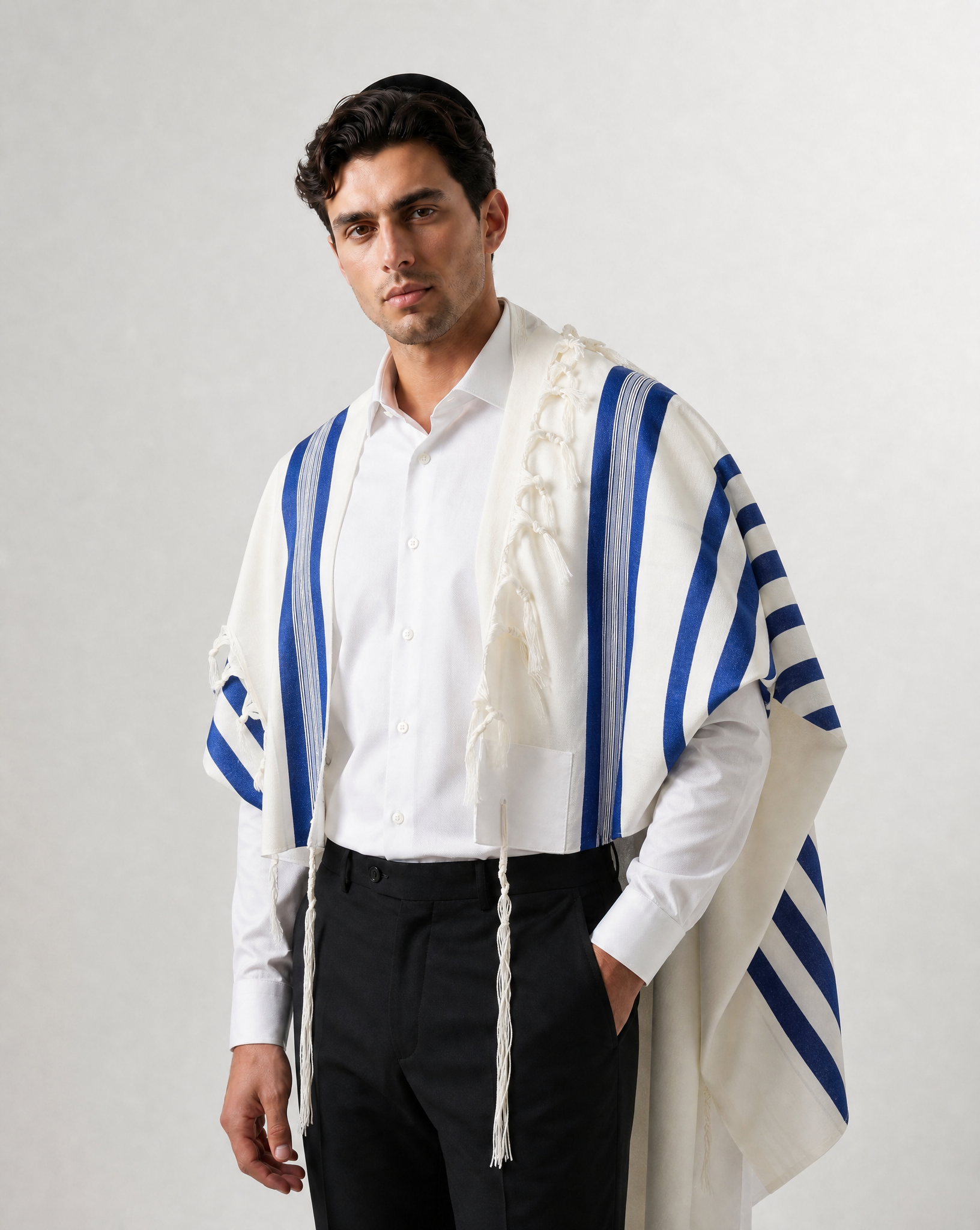 טלית עשויה 100% צמר פסים גוון כחול עמוק
